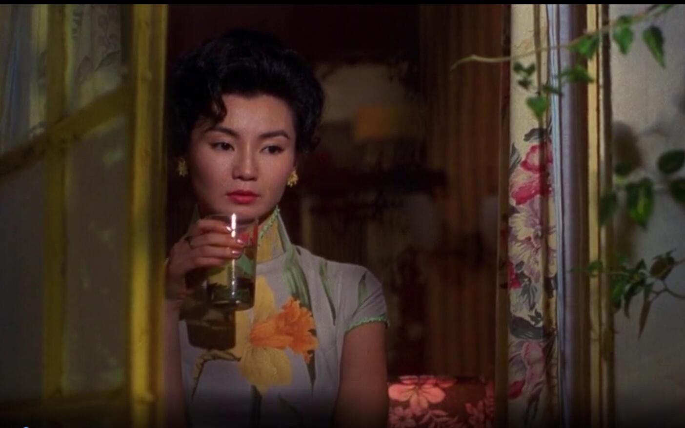 张曼玉中国最会穿旗袍的女人，电影《花样年华》里的23件旗袍，每一件都好美！_哔哩哔哩(゜-゜)つロ干杯~-bilibili