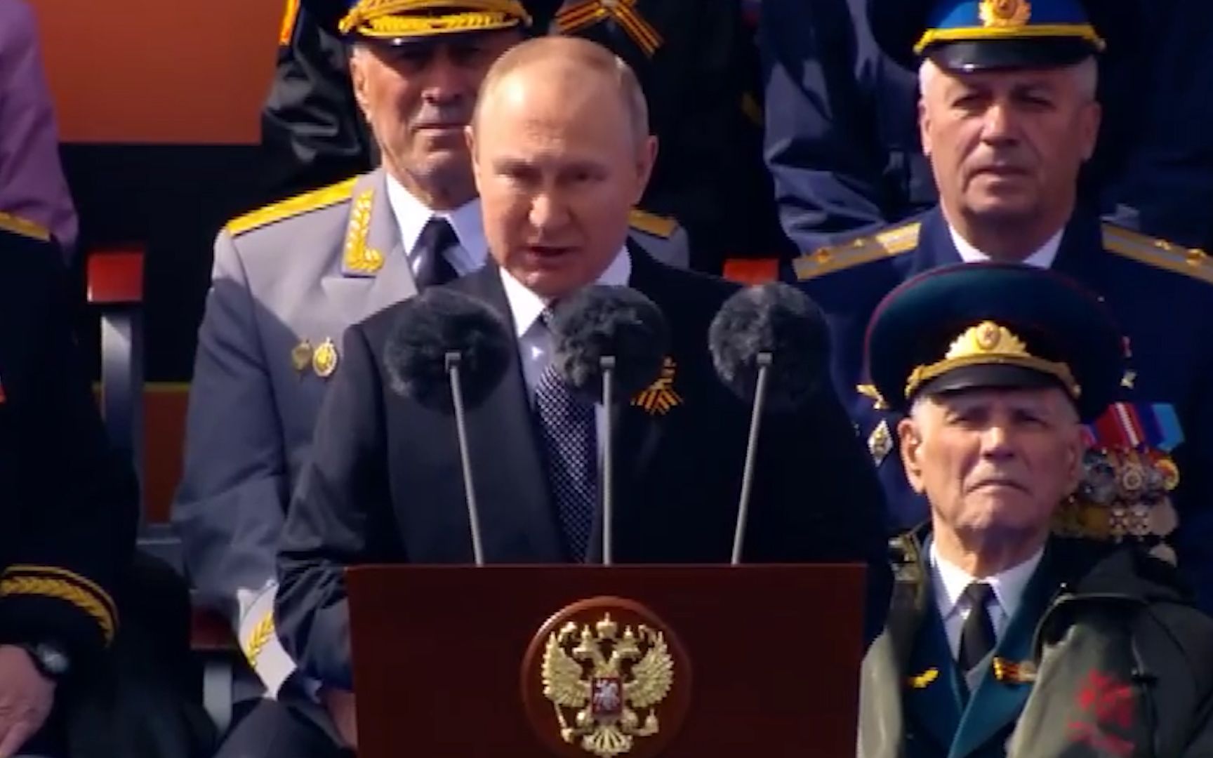 普京阅兵式讲话：俄通过对乌发起特别军事行动，先发制人地击退侵略