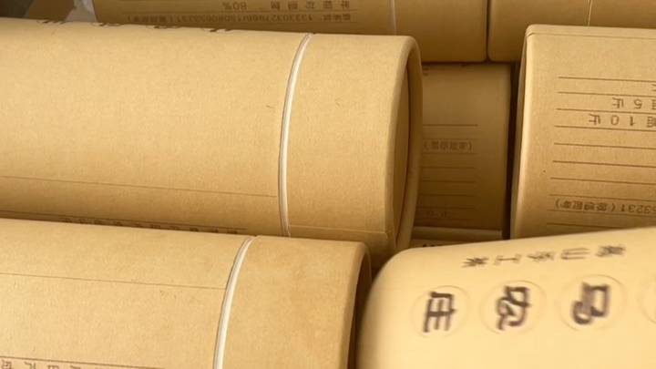 Listening to her say that the bag cost 8 bucks for the jar 10 bucks for someone else, I cracked up