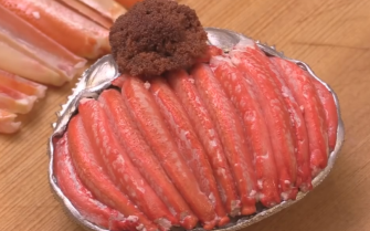 【日本料理】 日本最高级螃蟹之一的松叶蟹（水煮）