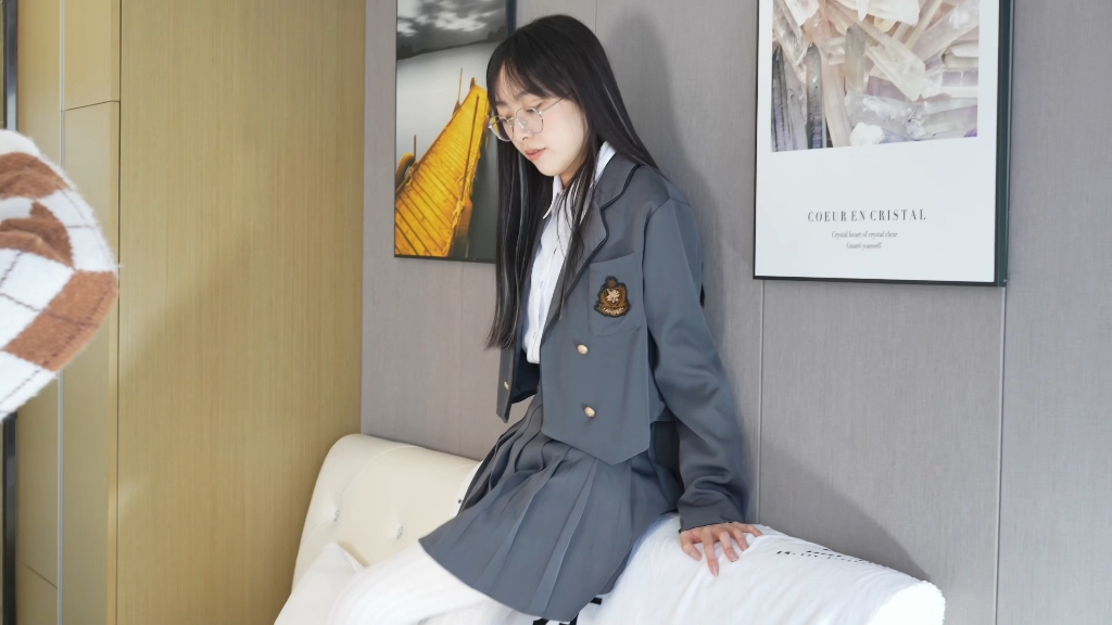 【袜啵啵367期】灰西装学院风稚予