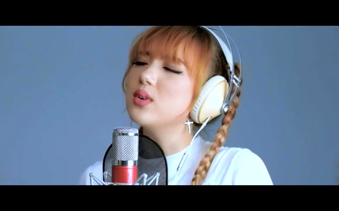 记得以前看电视上的一个女的翻唱的张信哲的别怕我伤心,很赞,好像主持