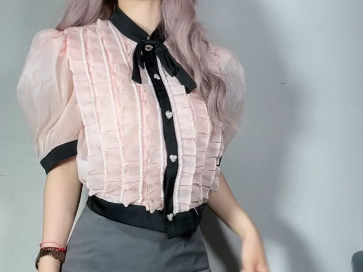 powdered (with make-up)