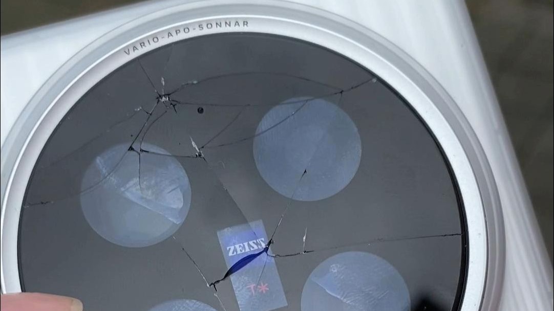 真的服了，还好没有听网上的不贴镜头膜