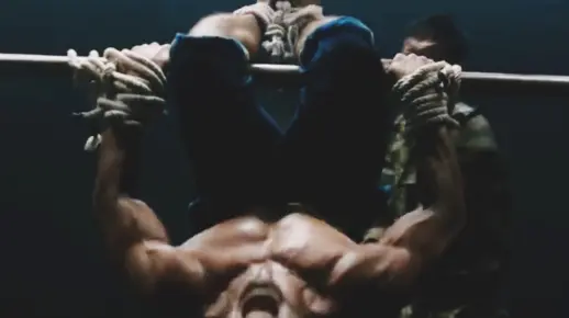 【电影剪辑】肌肉男被俘被用各种刑罚,第一个是什么刑?