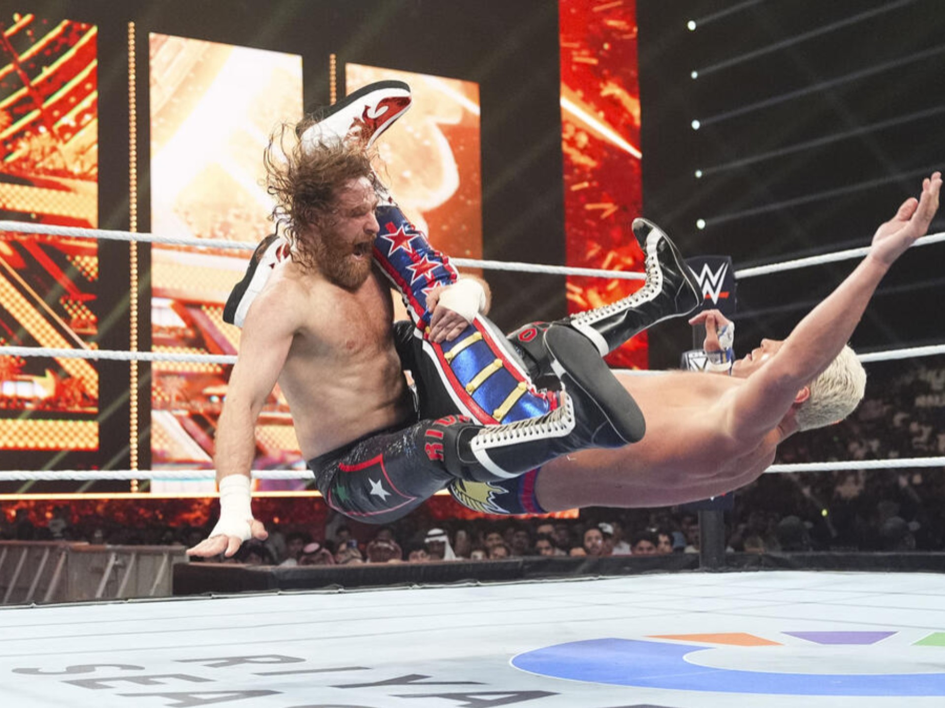 【WWE冠军之夜】最精彩的一集！奇迹诞生！新王登基！