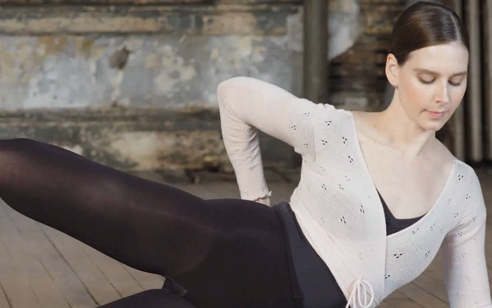 全新独家美丽芭蕾—史上最简单的5分钟拉伸 边看剧看拉伸健康舒爽