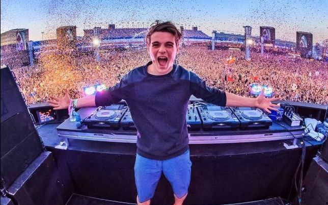 Martin Garrix,martin garrix多高 【2017上海日落春浪电音节】【martin garrix】runaway&wiee (mashup)