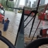 郑州司机暴雨中用铲车救出因洪水被困的消防车：人民等待他们救援