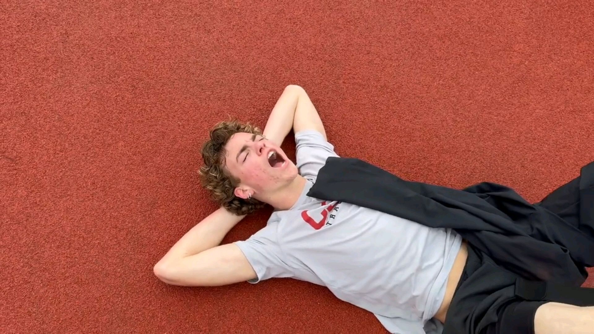 来欣赏一下短跑运动员的速耐课，你们喜欢速耐课吗😋😋