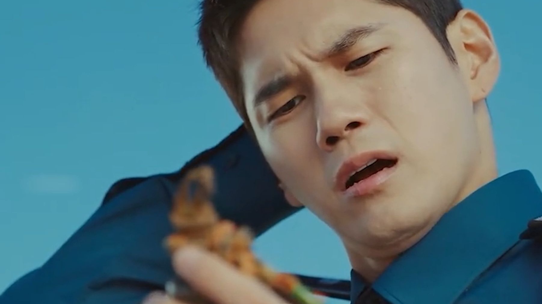 女孩随手扔的一个铃铛，竟以超音速飞向内蒙古！！！