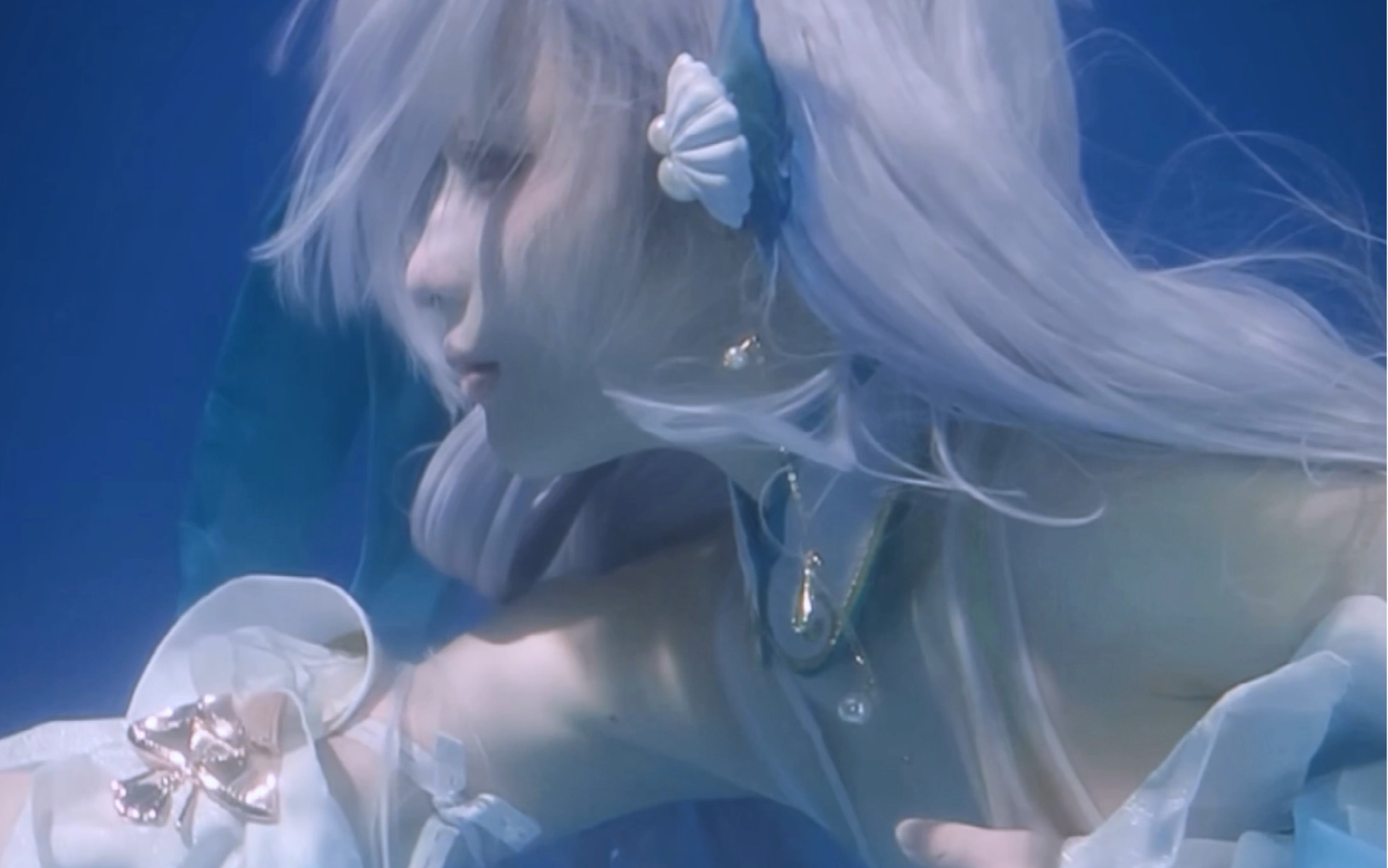 Cos] How can a girl refuse a shining treasure?