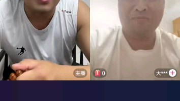 大腿后方抽筋。思路有软组织堆积和神经。他这个是骨四头肌过度紧张，坐床边抬腿和蹲马步。