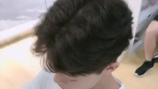 狼尾发型男童 841234c0ffdeddeb98e7504a6205d5adb115d876.png@310w_174h_1c_100q.jpg