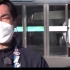 日本记者“义墩墩”回国前最后一次直播，冰墩墩惊喜亮相，结果又卡门了