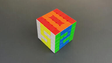 3分钟教会你用<em class="keyword">五阶魔方</em>拼520，学不会算我输