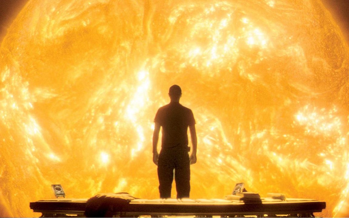 【喵嗷污】太阳枯竭导致世界末日,宇航员带核弹进入太阳内部,试图激活