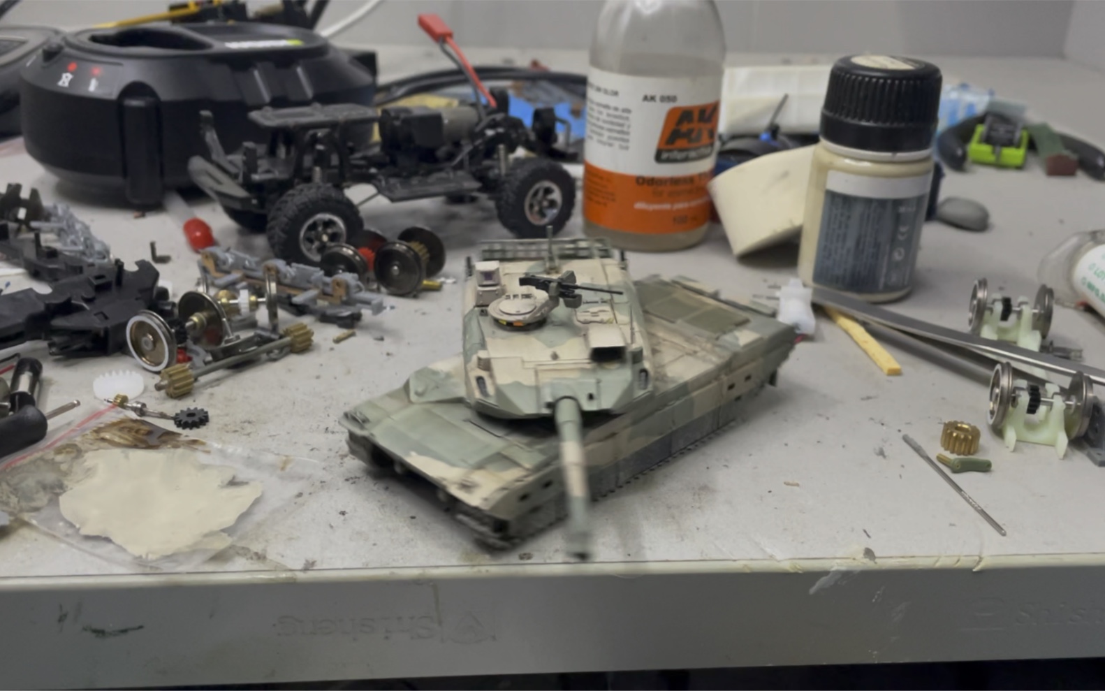 1/72 10式坦克静改动 还原实车液气悬挂俯仰升降功能