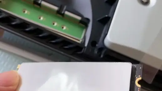 固态硬盘卡扣拉环怎么使用视频  第1张