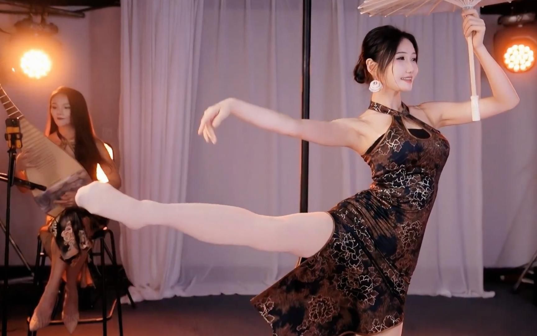 青花瓷（文）-爱舞蹈的小七-爱舞蹈的小七-哔哩哔哩视频