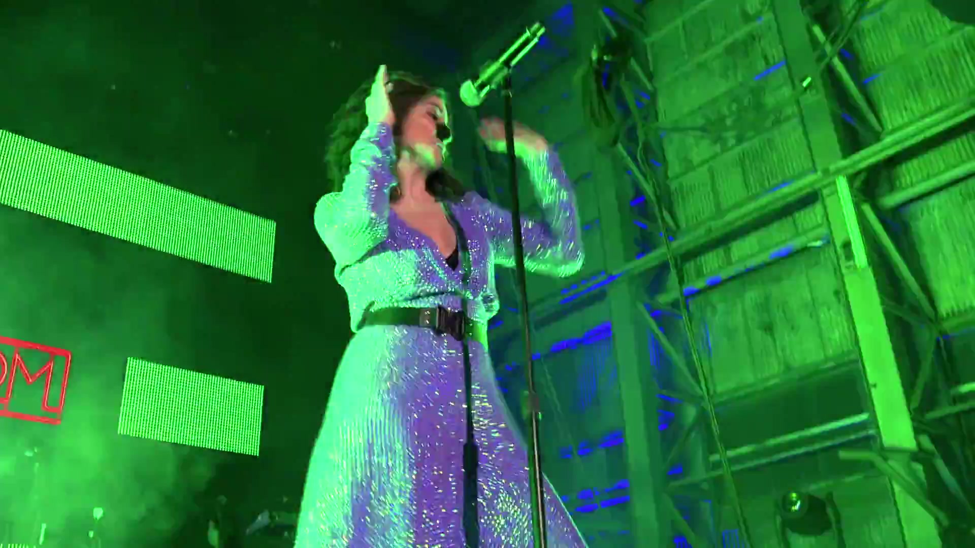 lorde-green light live on cockatoo island nova red room