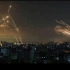 以色列“铁穹”系统拦截哈马斯来袭火箭弹，上演“星球大战”