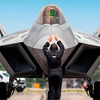 疯狂的机动：F-22猛禽演示队在SUN 'n FUN 2026航空航天博览会