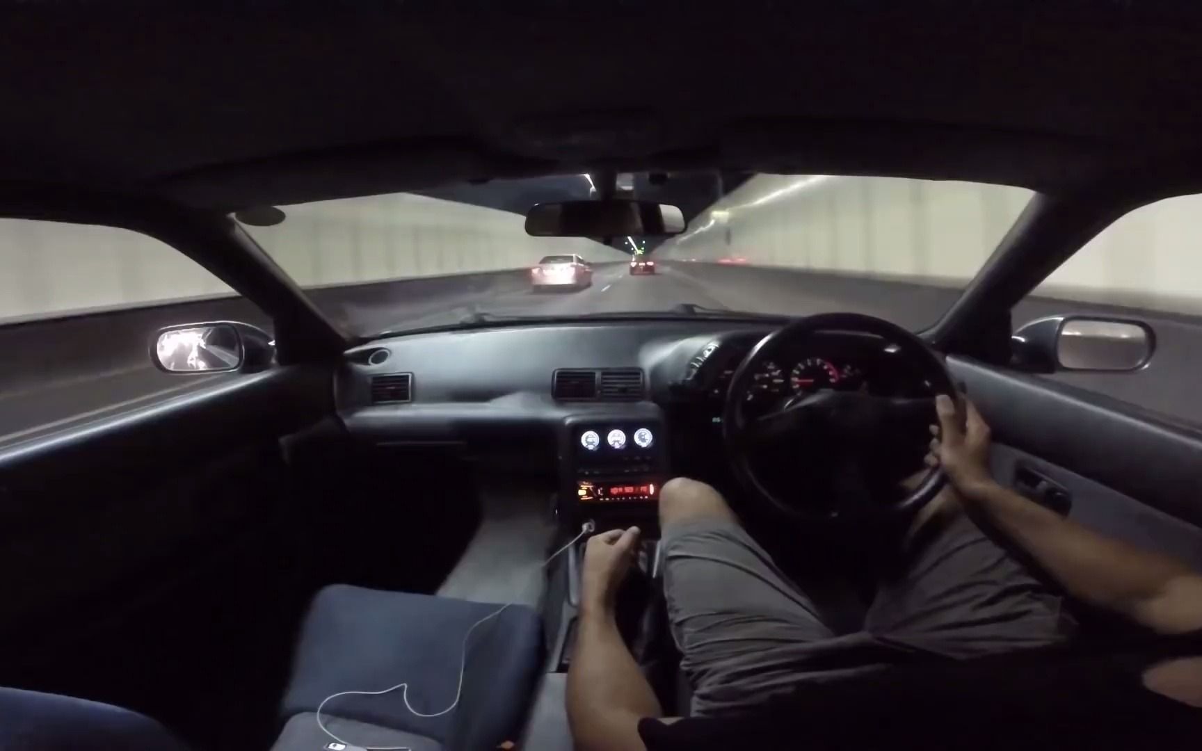 gtrr32被超车怒火中烧