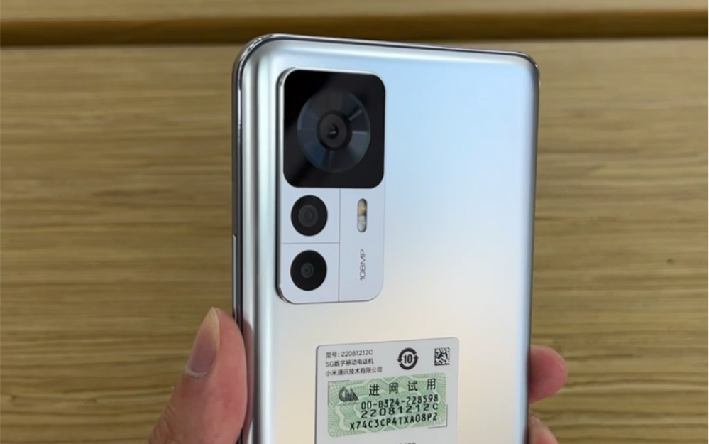 红米K50至尊版还可以，相机支持平滑变焦，录像支持4K60 ，就是没有上金属边框比较可惜，应该不是成本问题，如果上了可能会把12s系列干翻😂 #康pad