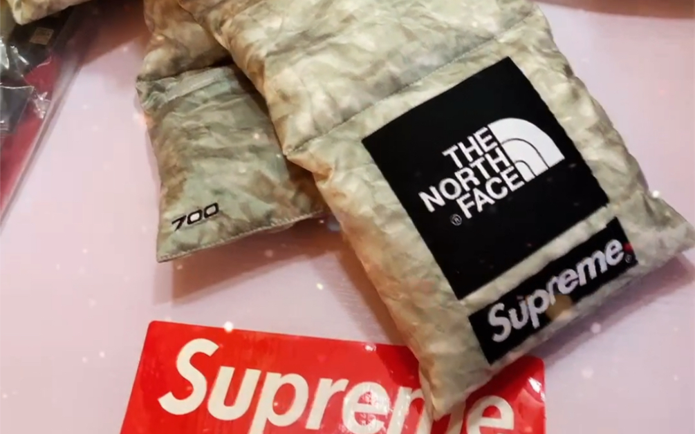 Supreme The North Face Paper Print 700-Fill Down Scarf 到店⭐️_哔哩哔哩_bilibili