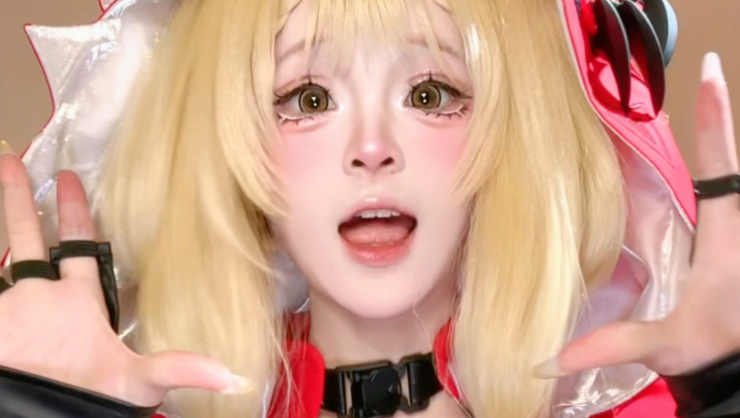 嗷呜 你的洛茜小可爱突然出现～