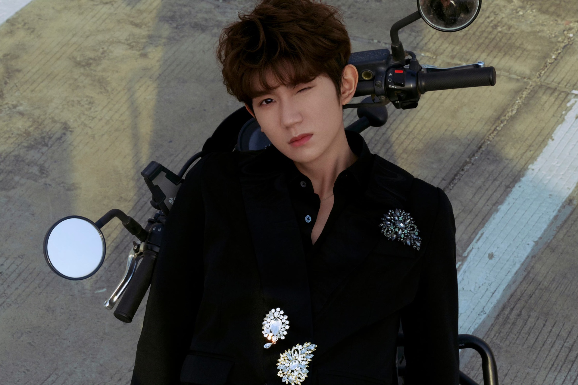 【王源】微博之夜直播 领奖+台下focus