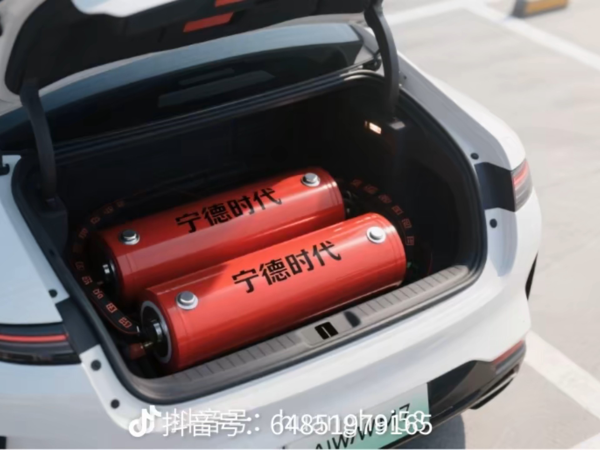特斯拉用的宁德时代什么样的电池?答用的3号5号7号。 电车用宁德时代,一节更比六节强-雷总小小迷弟大号版-雷总小小迷弟大号版-哔哩哔哩视频