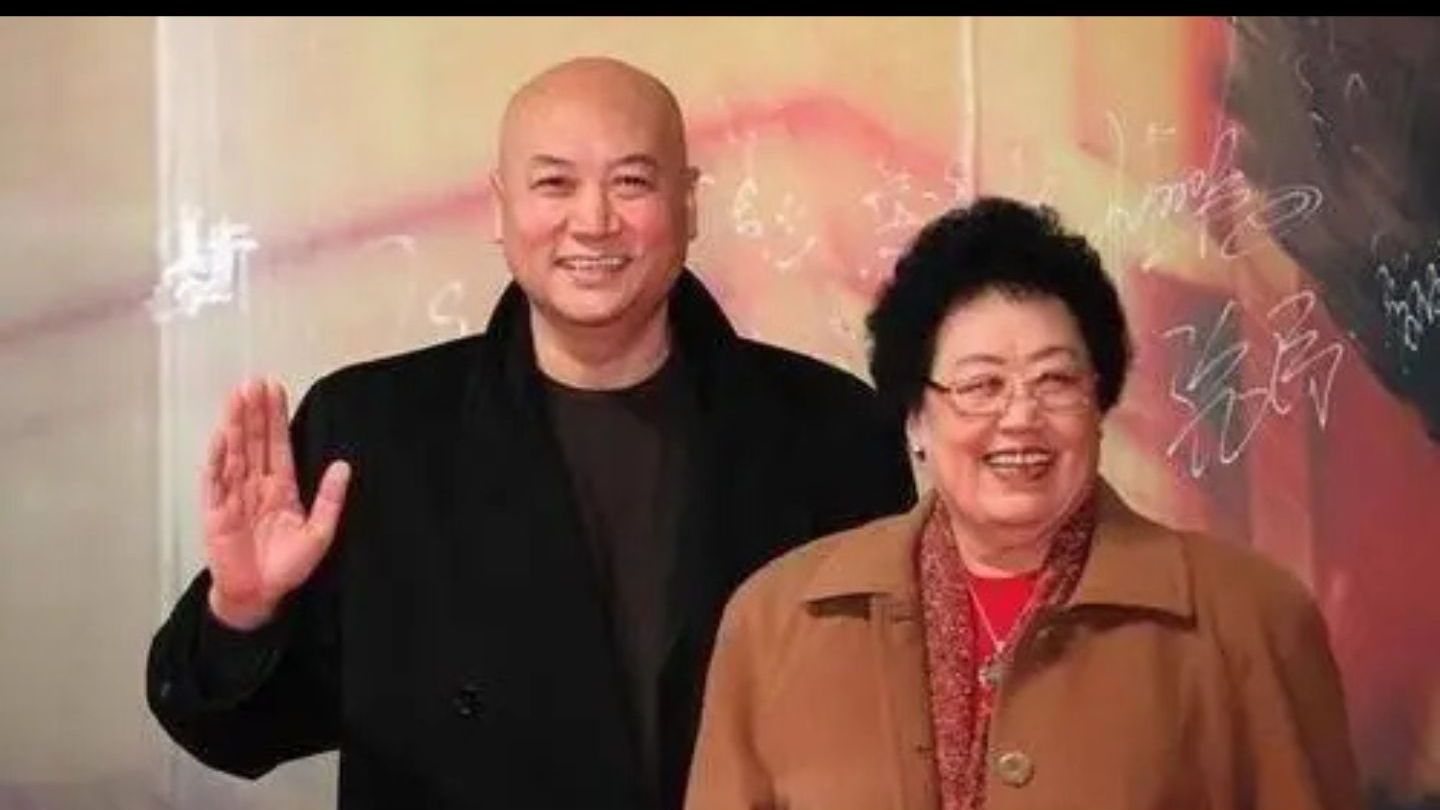 85岁陈丽华去世，丈夫迟重瑞谈36年婚姻，都是我在迁就她！