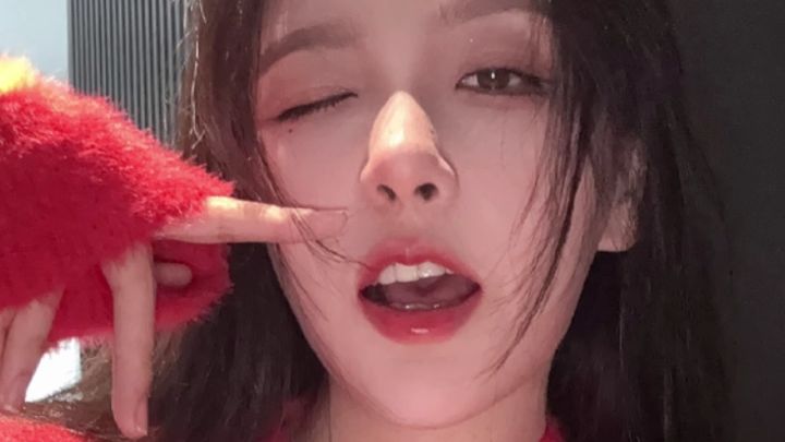 Rita电竞萌妹解说对视挑战