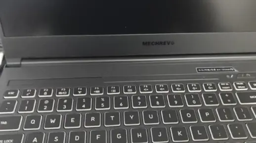 如何在机械革命蛟龙16笔记本上一键安装Windows 11系统？