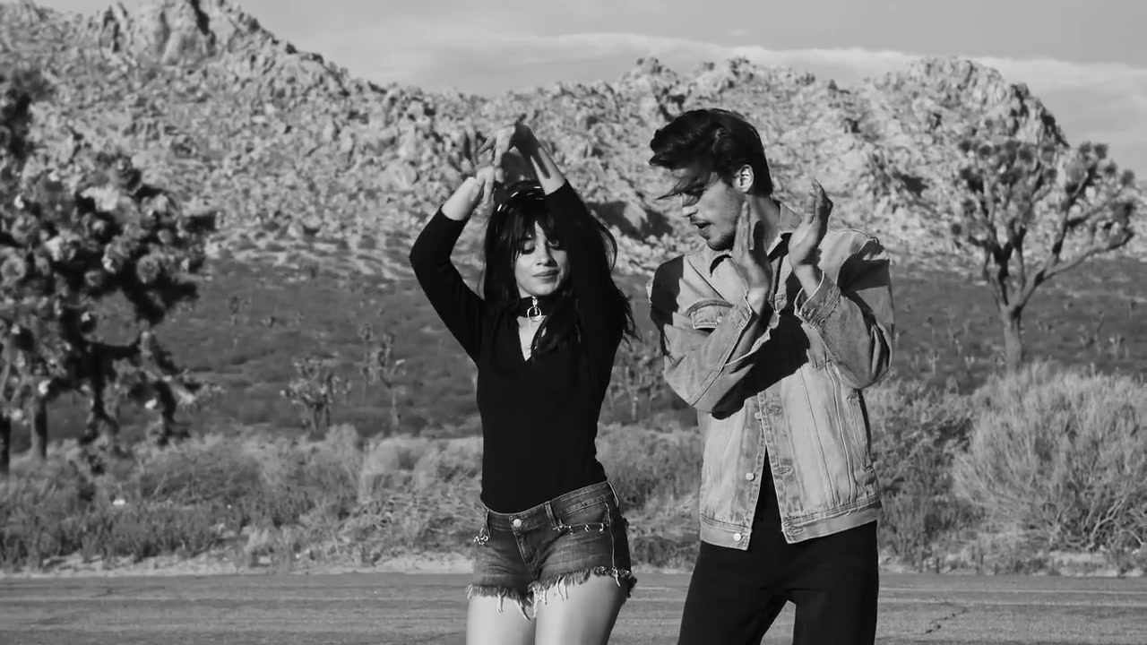 camilacabello体重,camilacabello身材 【camilacabello】卡妹guess秋季广告正片