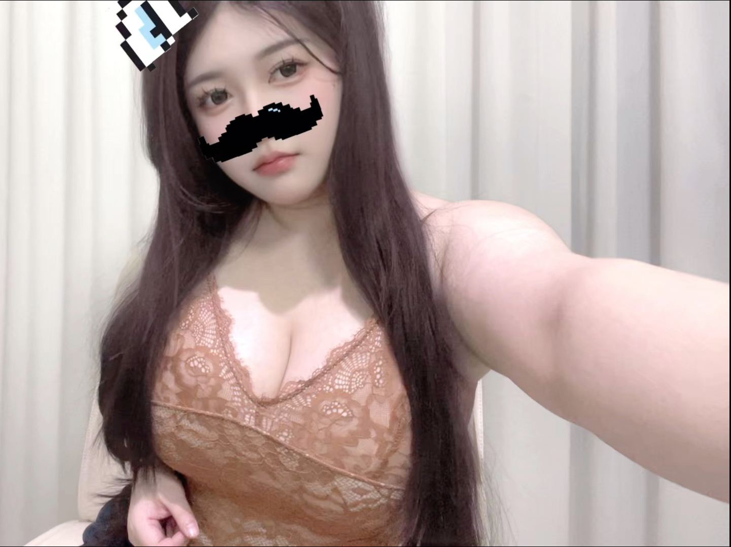 怪不得你不跟我打王者 原来她吃鸡厉害