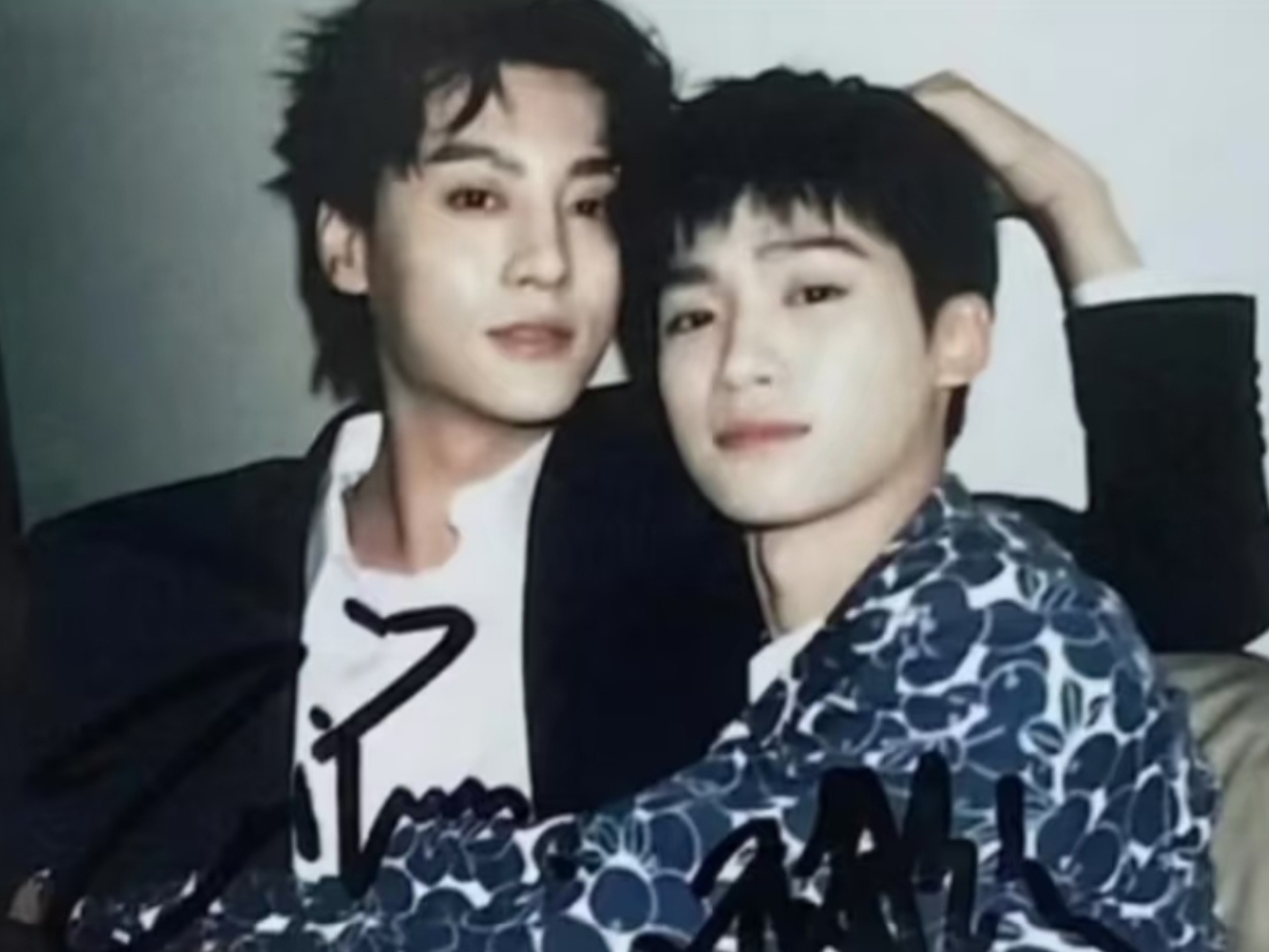 大结局这一天终究还是吃上国宴了,交给时间原来糖真会变软哈哈哈！！大家看见合照以为是p的好命苦啊哈哈哈！！“这个夏天太热烈了，所以不说再见”