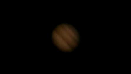 天文望远镜中的木星，拍摄设备：130eq(无电跟)+普通电子目镜，后期处理软件：pipp+as3+ps，共拍摄7分钟
