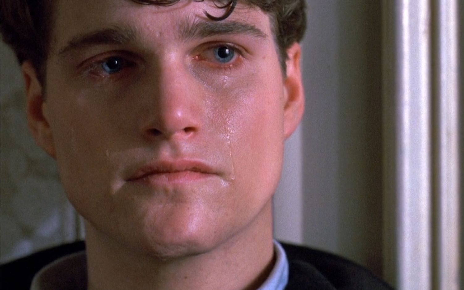 豆瓣9.1分，我硬盘中压箱底的电影，要不是片名，我早推荐了！《闻香识女人》