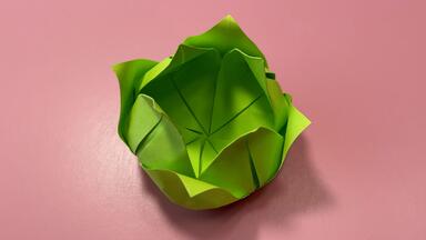 莲花<em class="keyword">折纸</em>教程，折法巨简单，会折<em class="keyword">东南西北</em>就会折这个！只是别撕坏喽就行！