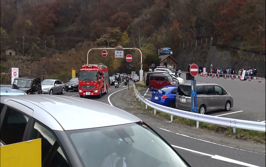 日本栃木县警车、消防车、救护车在堵车中出动哔哩哔哩bilibili