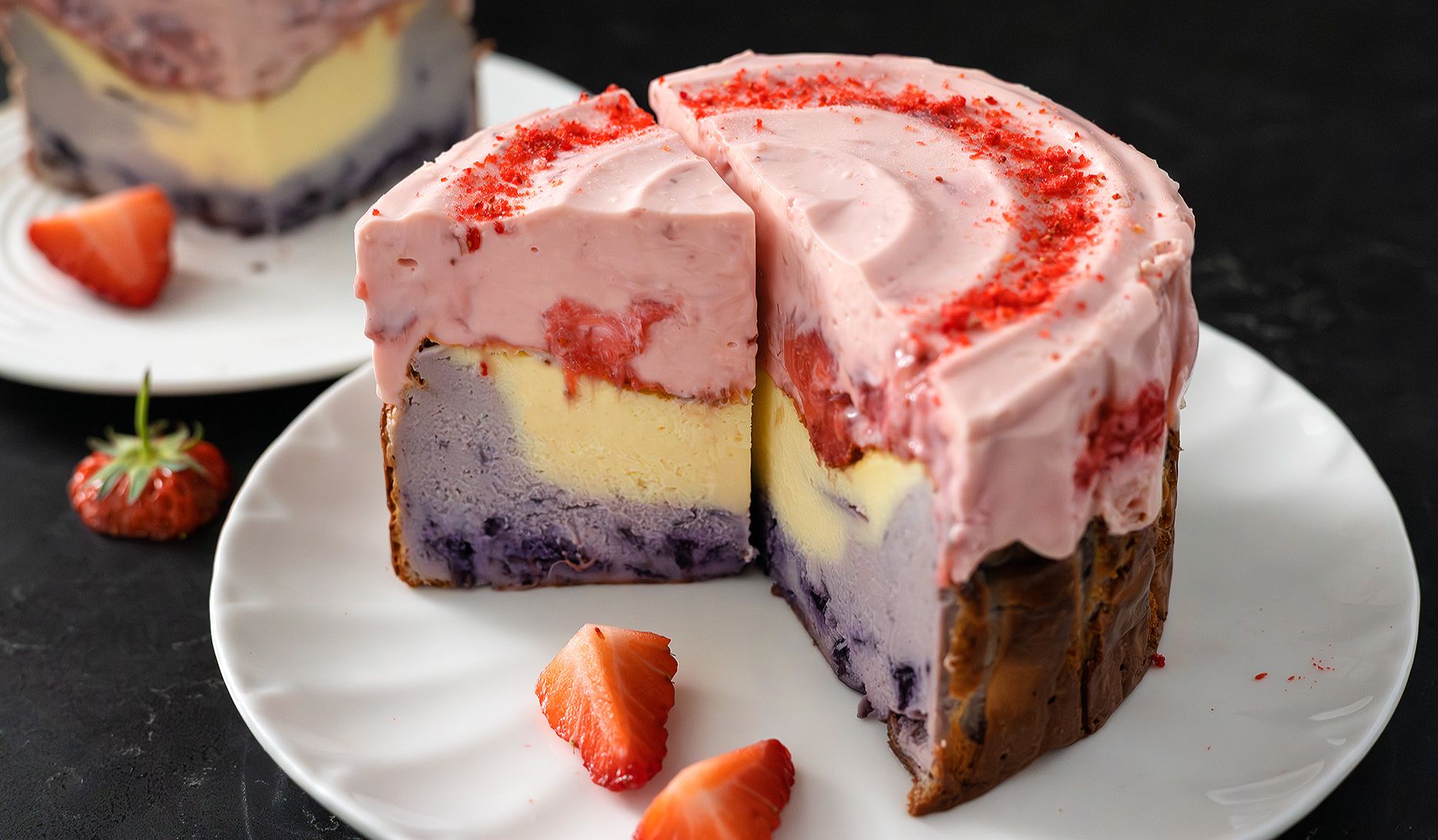 美食记录 | 多重口感 蓝莓巴斯克 草莓乳酪芝士蛋糕