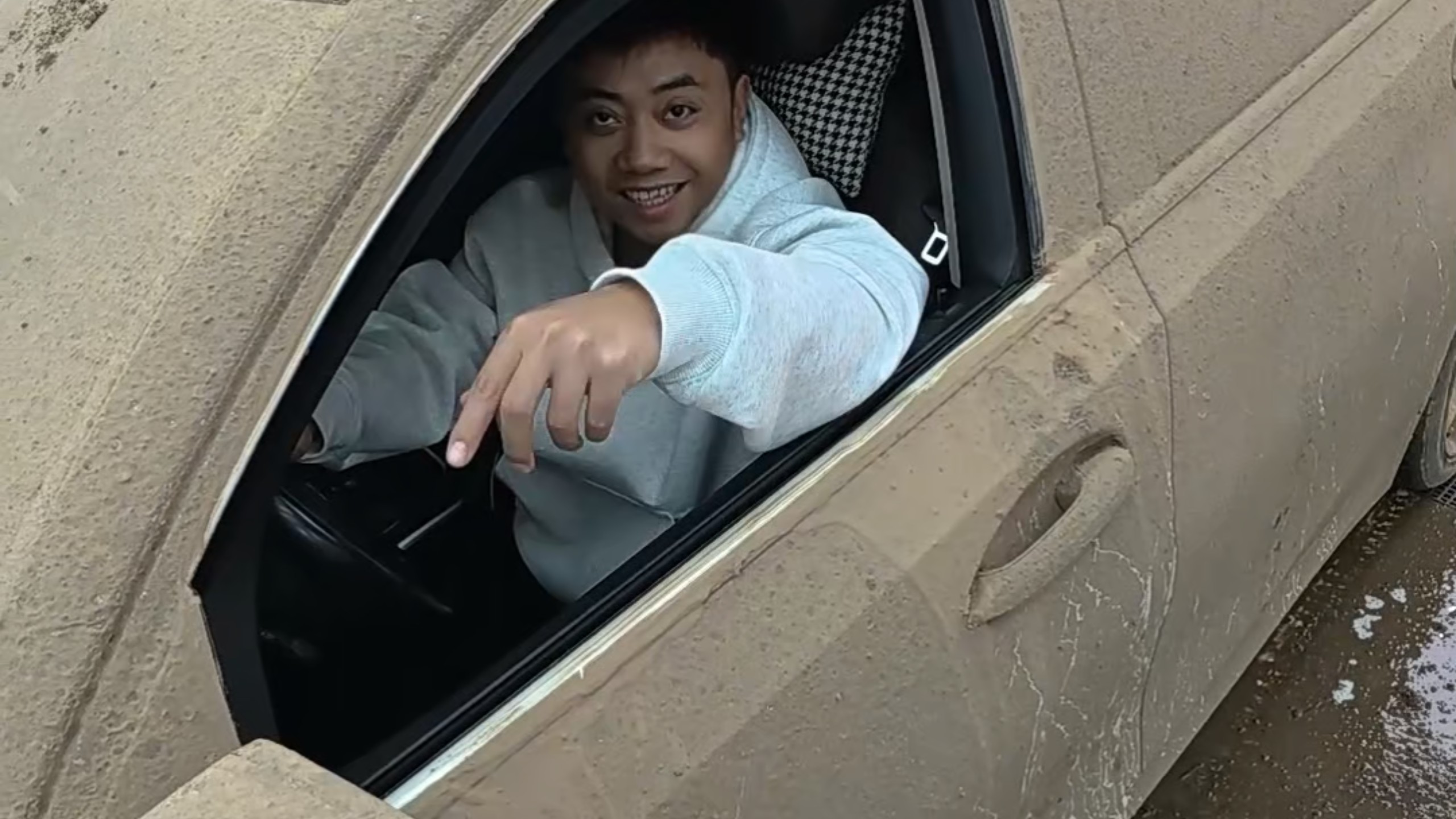 第一视角感受洗泥巴车的乐趣