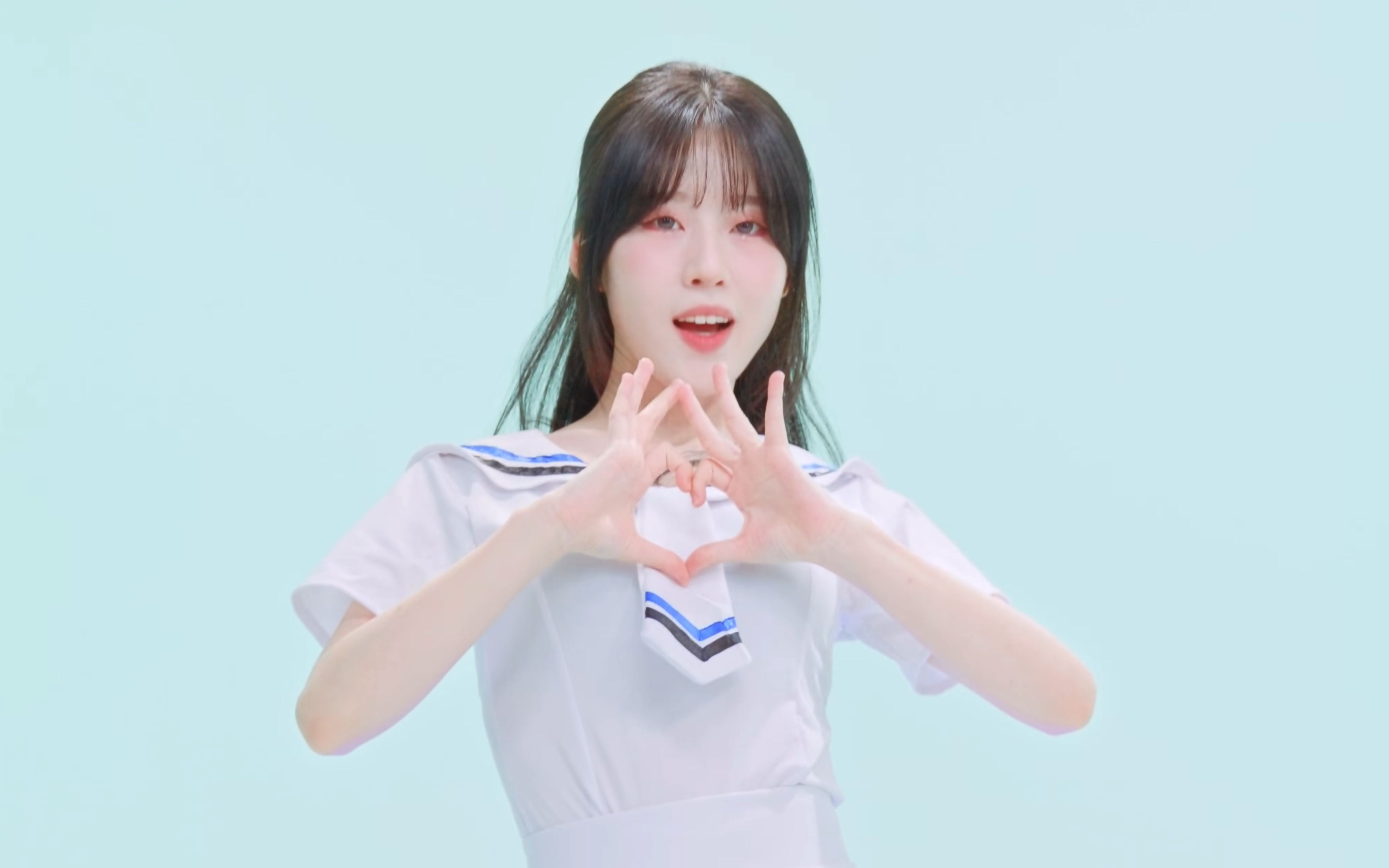 QueenCard Ji-eun, sailor uniform.