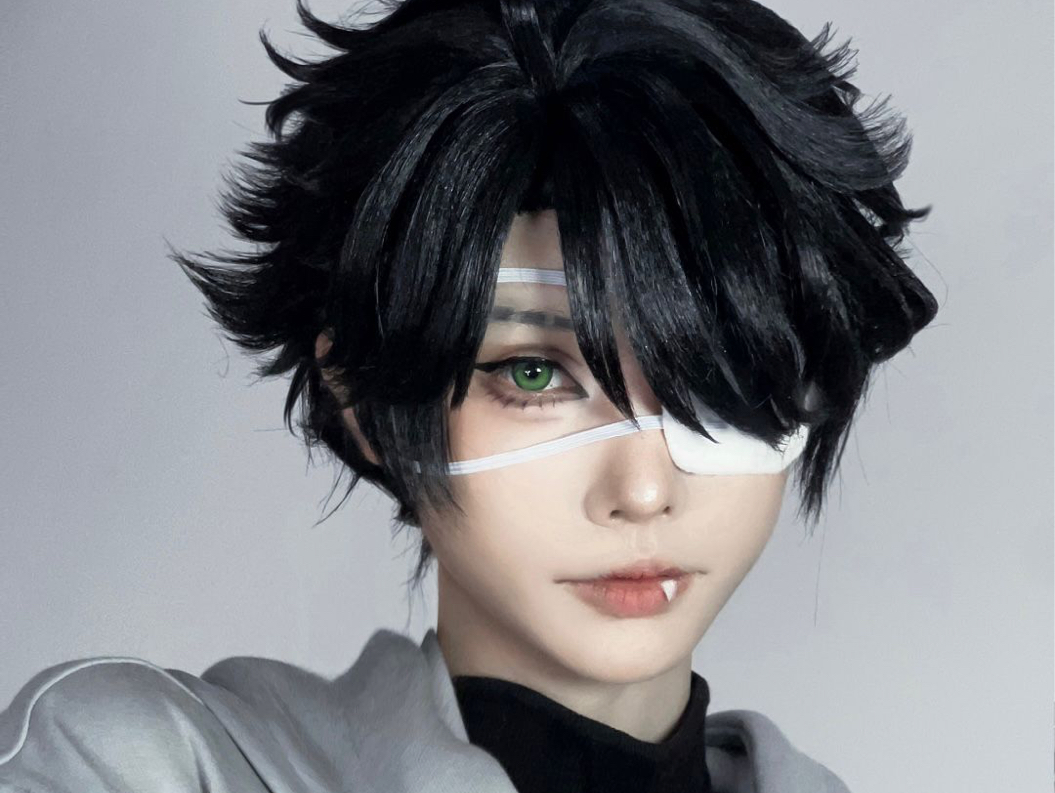 Beware of electrocution. "Gaming Lucas Cos".