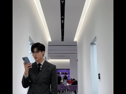 极越小帅哥 10.13