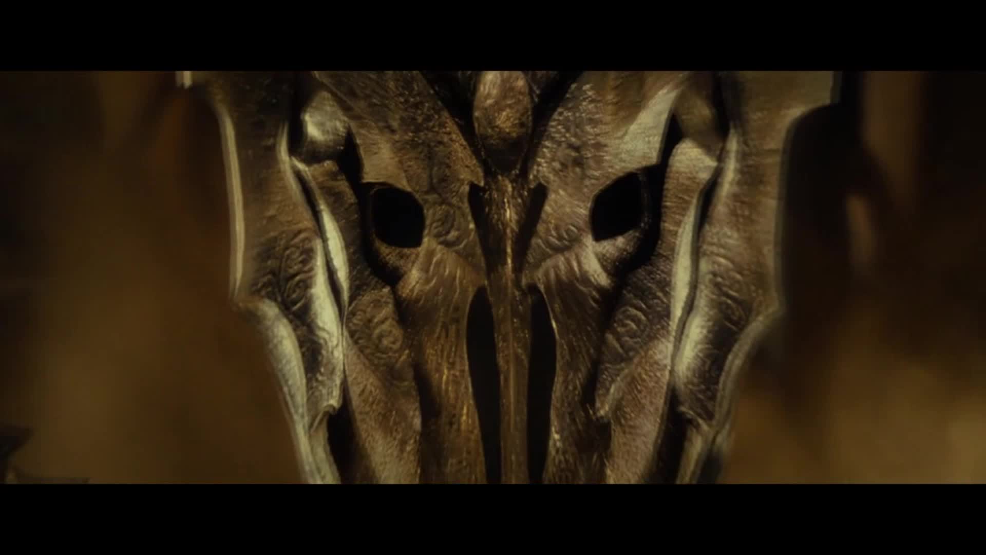 分为《魔戒现身》,《双塔奇兵》,《王者归来》 第一部《魔戒》 加长版