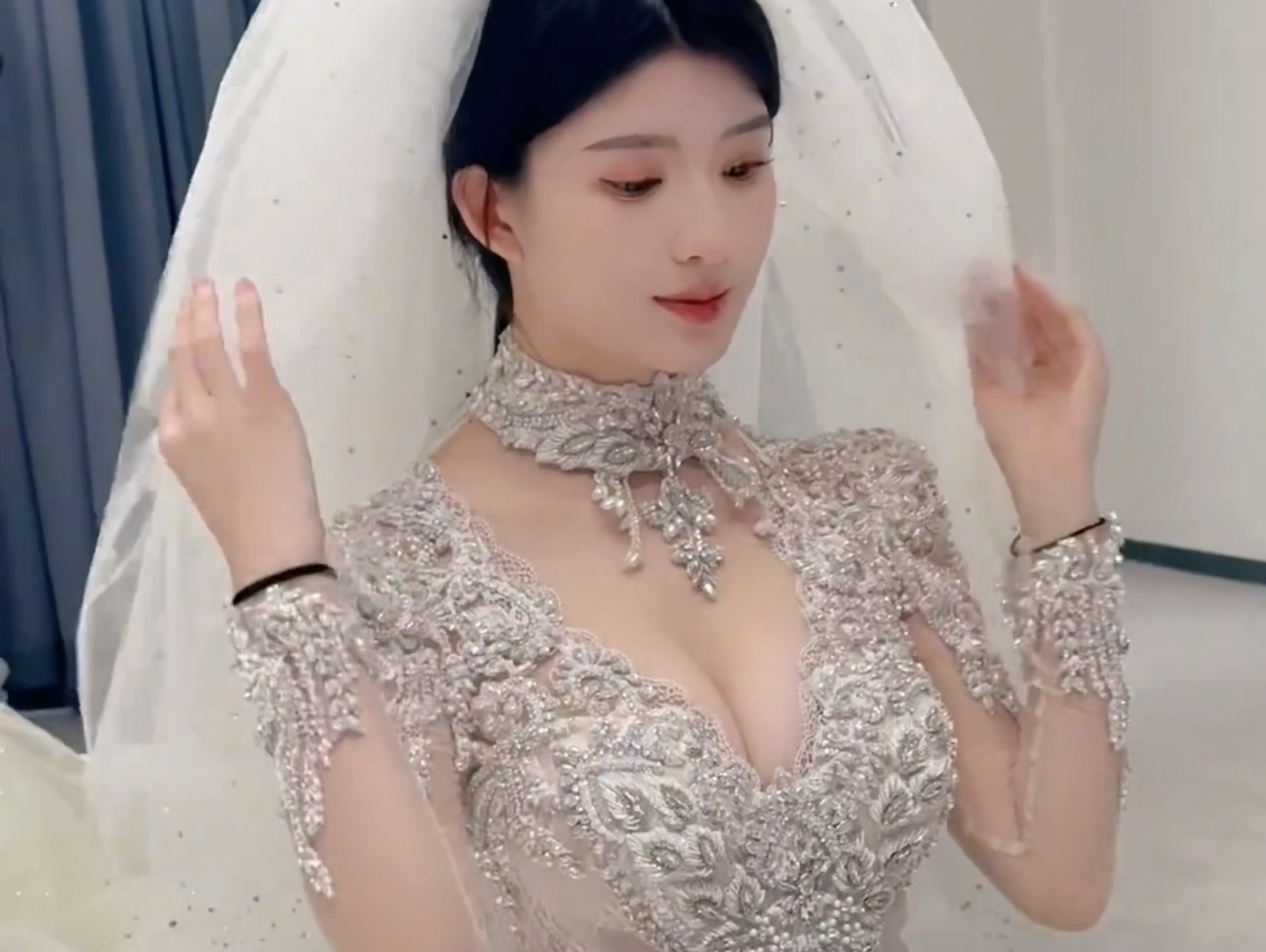 Wedding Dress Sacramental Body is here Watch Dare's Wedding Dress Series Every Girl's Wedding Dress Dream Ask Netizens to Choose a Good-looking Wedding Dress #Feel the Feeling of Wearing a Wedding Dress